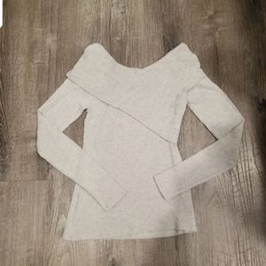 Aritzia, Babaton shirt